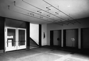 Bauhausgebäude Dessau (1925/26), Vestibül